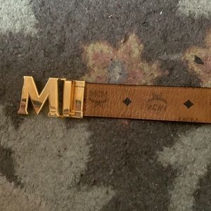 McM reversible with original logo and color scheme !still like new , price firm